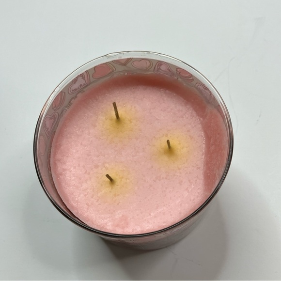 Huntington Home | BE MINE Valentine's Day 3-Wick Candle Soy Blend Scented - Picture 4 of 5